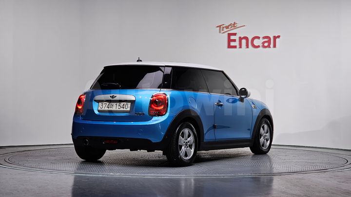 Mini Cooper 2015 — 2