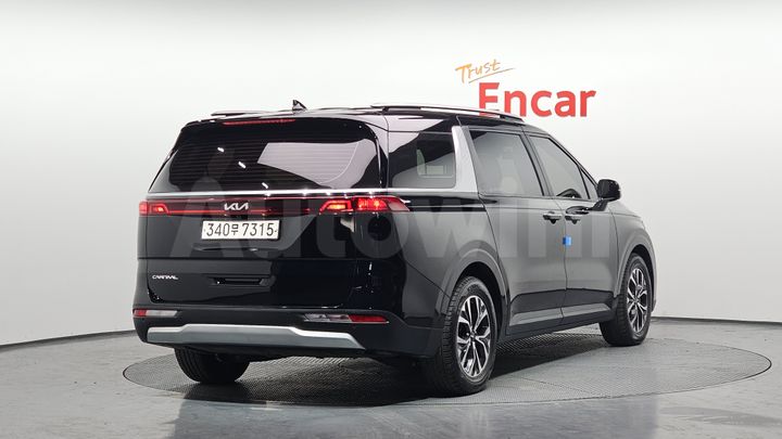 Kia Carnival 2023 — 2