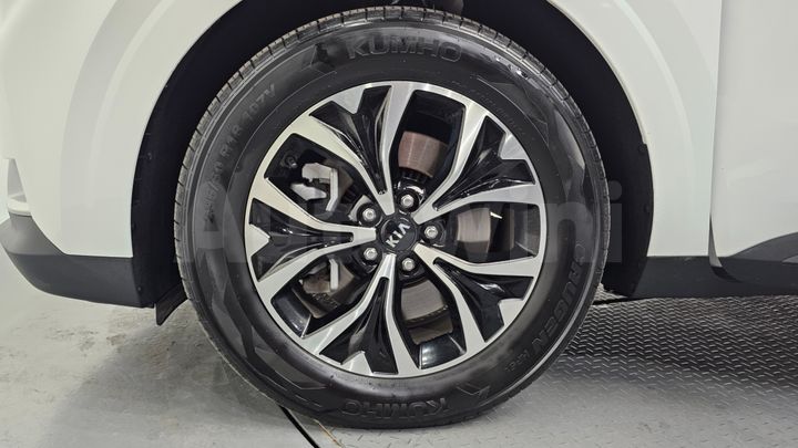 Kia Carnival 2021 — 5