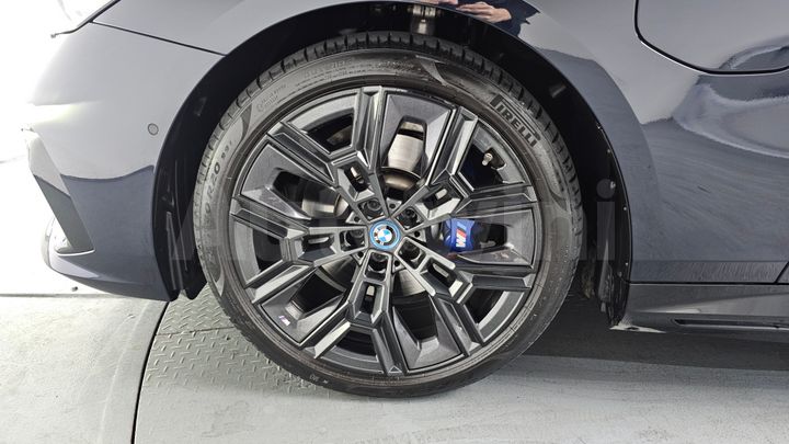BMW 5 Series 2025 — 5