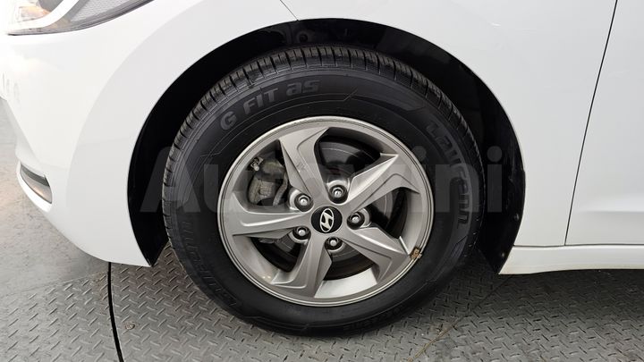 Hyundai Avante 2017 — 5