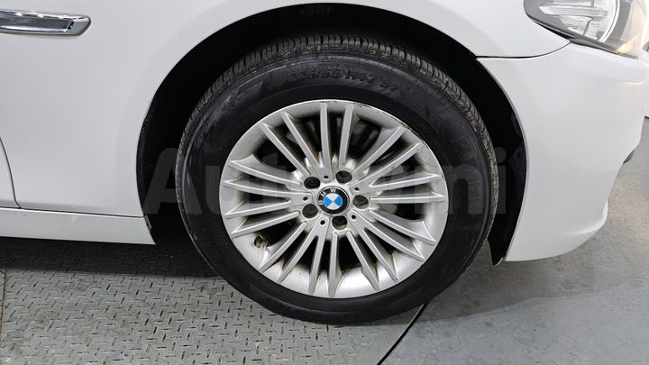 BMW 5 Series 2015 — 5