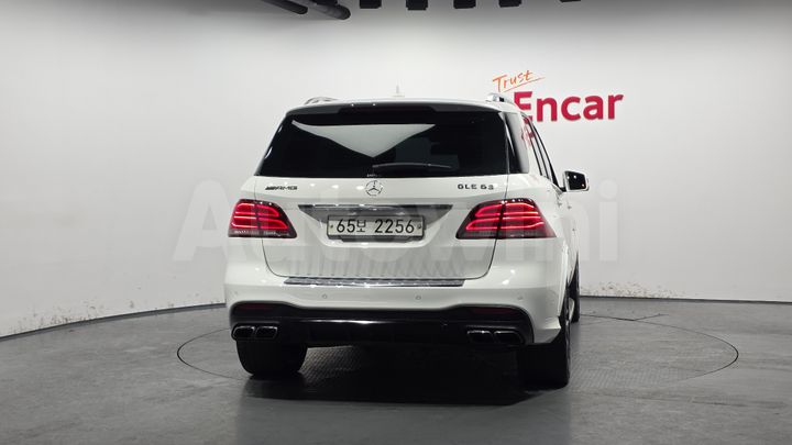 Mercedes Benz GLE Class 2016 — 4