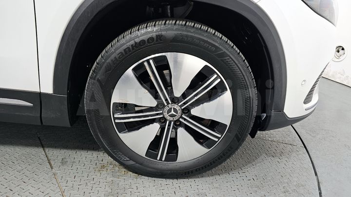 Mercedes Benz EQA