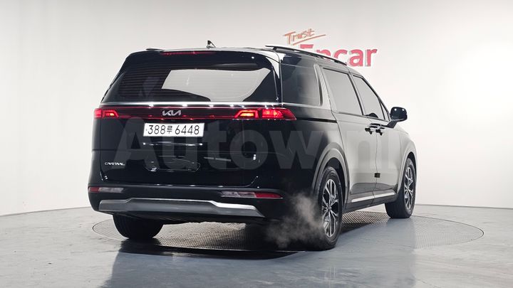 Kia Carnival 2023 — 2