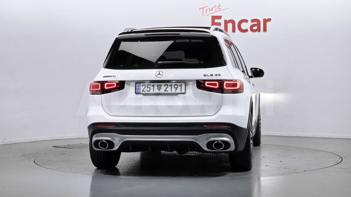 Mercedes Benz GLB Class 2023 — 4