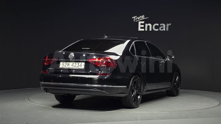 Volkswagen Passat 2018 — 2