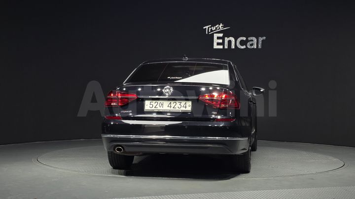 Volkswagen Passat 2018 — 4