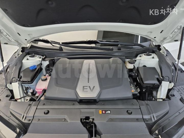 Kia EV6 2023 — 5