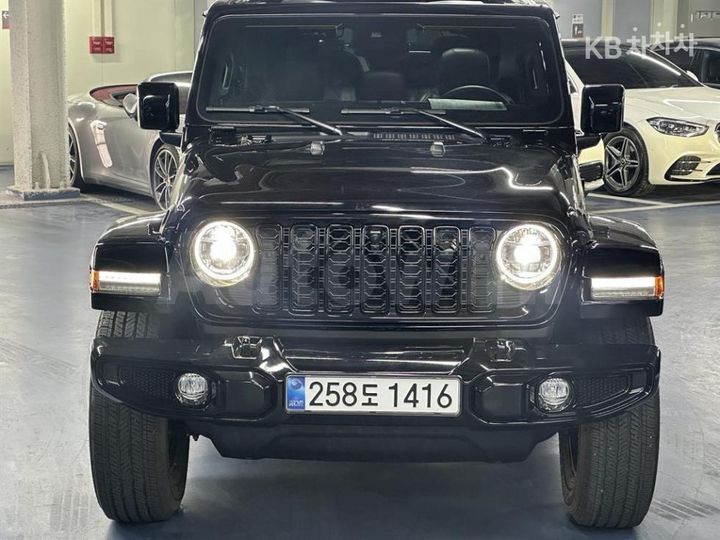 Jeep Wrangler 2024 — 2