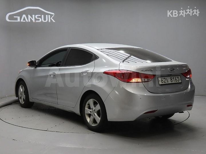 Hyundai Avante 2014 — 3