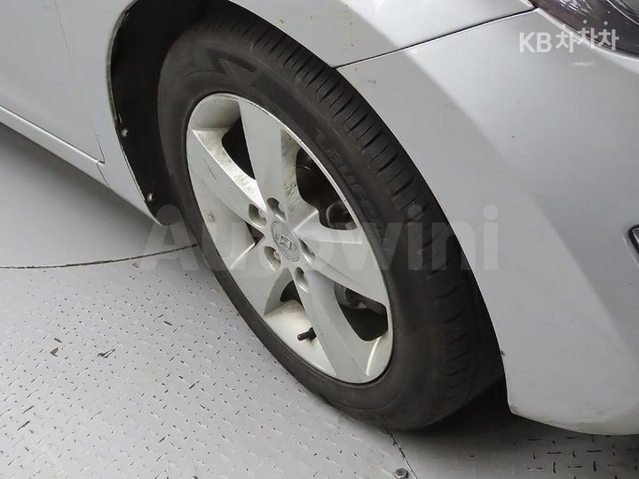 Hyundai Avante 2014 — 5