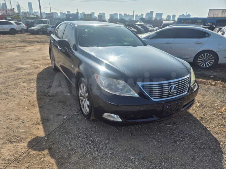 Lexus LS