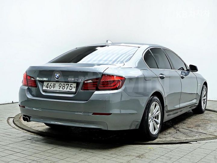 BMW 5 Series 2013 WBAFW1102DDY59972 — 4