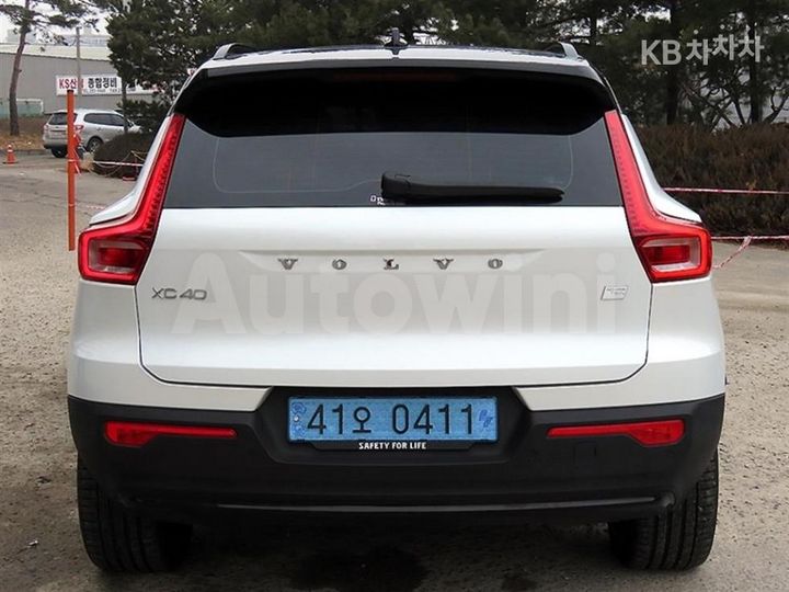 Volvo XC40 2024 — 4