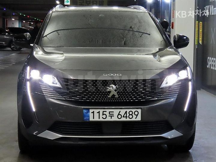 Peugeot 5008 2021 — 2