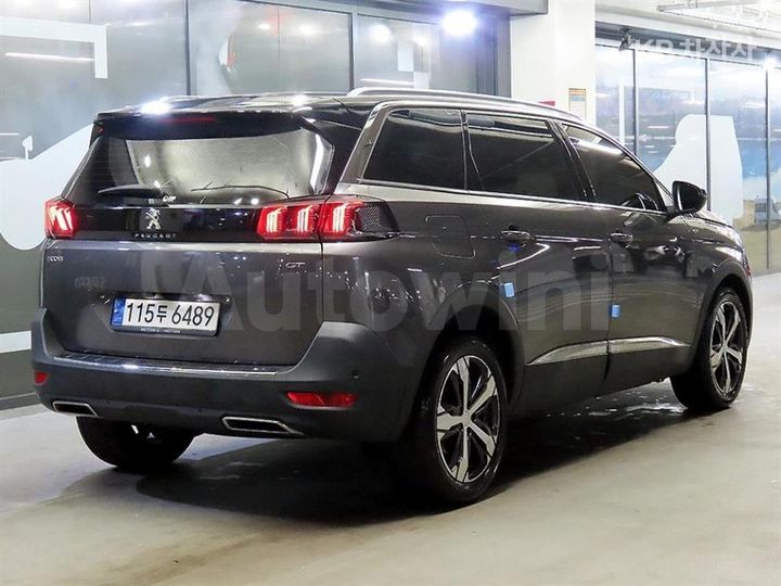 Peugeot 5008 2021 — 4