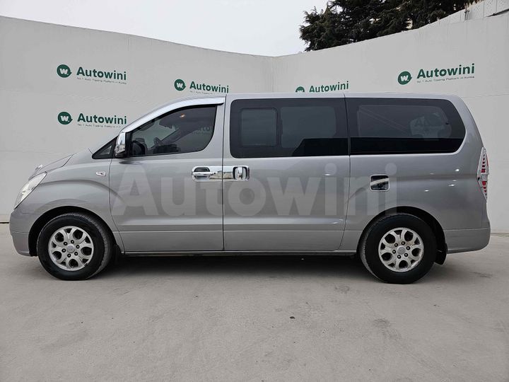 Hyundai Starex 2011 — 2
