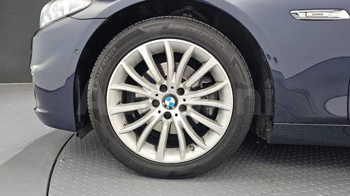 BMW 5 Series 2016 — 5