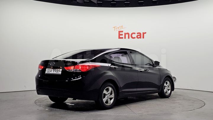 Hyundai Avante 2012 — 2