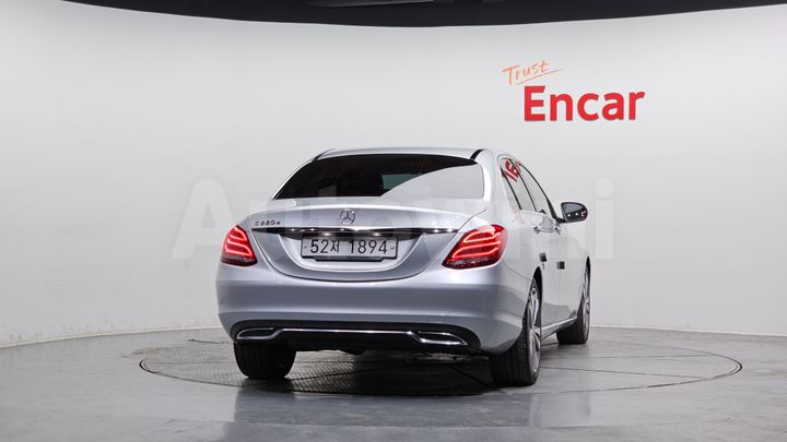 Mercedes-Benz C Class 2018 — 4