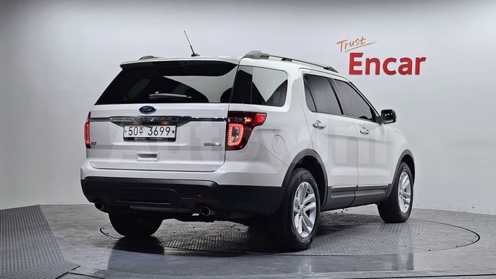 Ford Explorer 2015 — 2