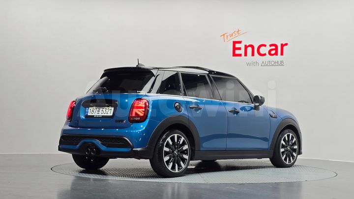 Mini Cooper 2023 — 2