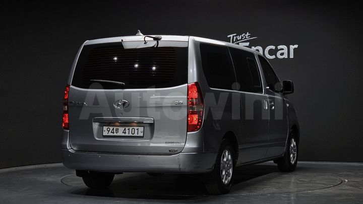 Hyundai Starex 2013 — 2