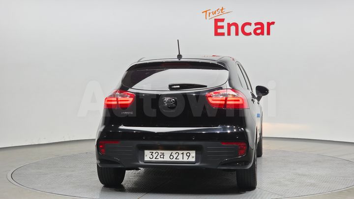 Kia Pride 2015 — 4