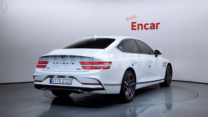 Genesis G80 2025 — 2