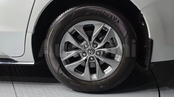 Toyota Sienna 2024 — 5