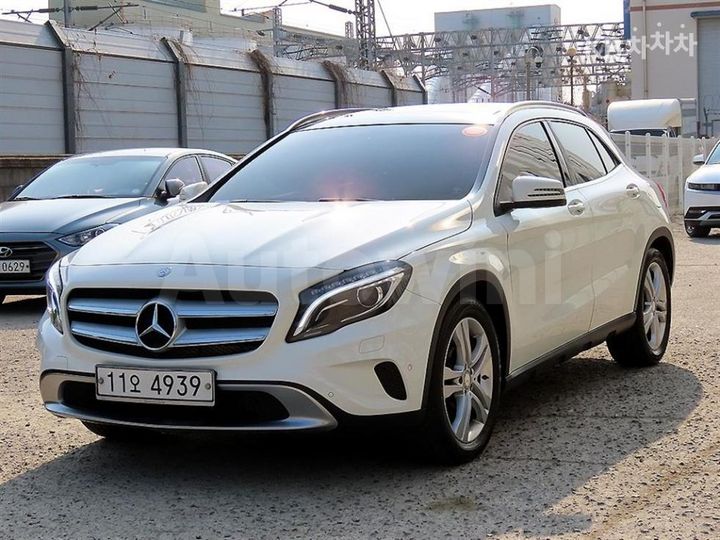 Mercedes Benz GLA Class 2015 — 2