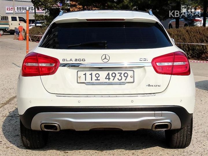 Mercedes Benz GLA Class 2015 — 4
