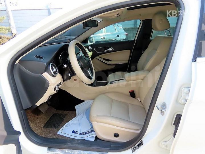 Mercedes Benz GLA Class 2015 — 5