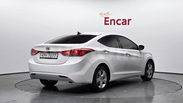 Hyundai Avante 2012 — 2