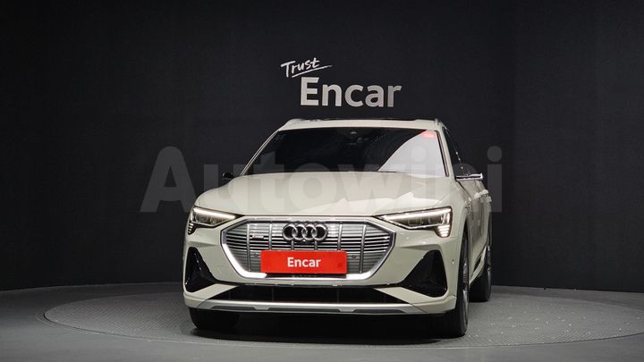 Audi e-tron 2022 — 3