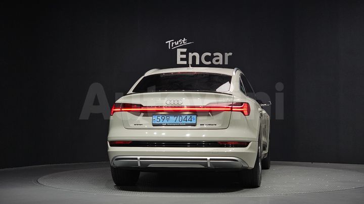 Audi e-tron 2022 — 4