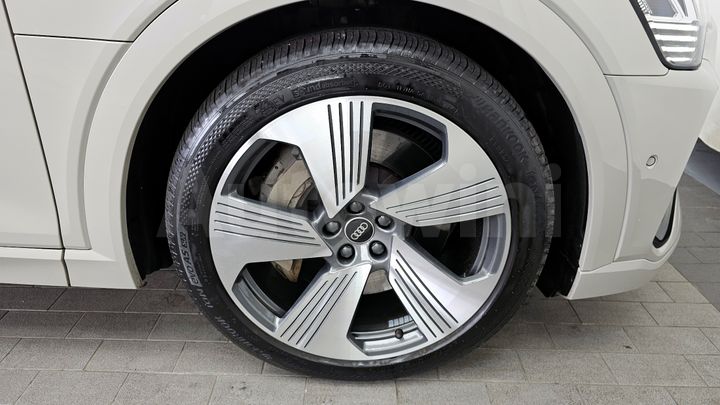 Audi e-tron 2022 — 5
