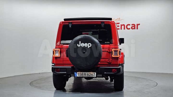 Jeep Wrangler 2022 — 4