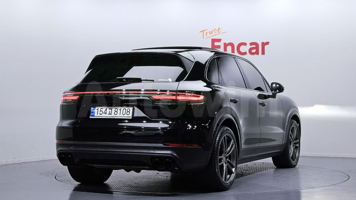 Porsche Cayenne 2023 — 2