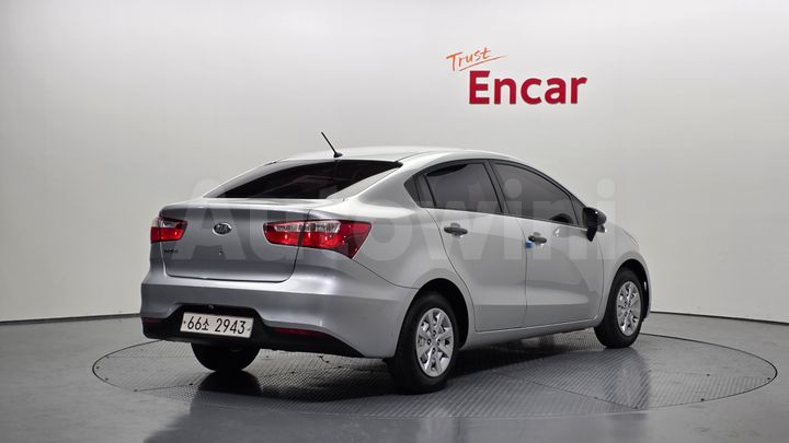 Kia Pride 2015 — 2