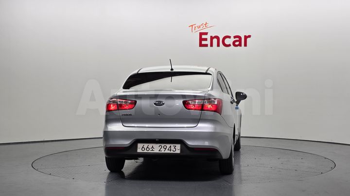 Kia Pride 2015 — 4