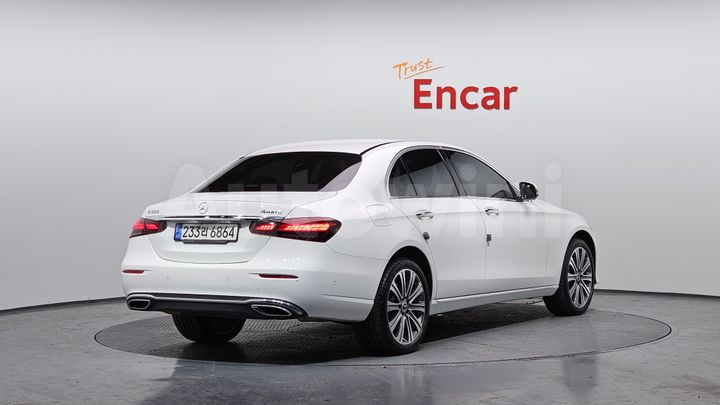 Mercedes-Benz E Class 2023 — 2