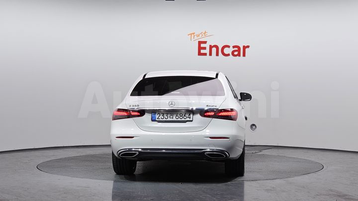 Mercedes-Benz E Class 2023 — 4