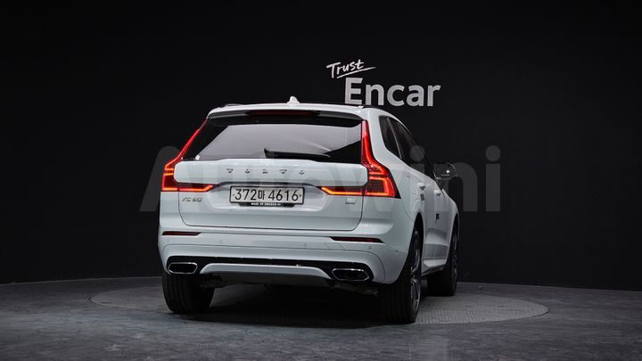 Volvo XC60 2021 — 4