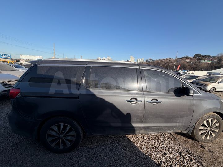 Kia Carnival 2015 — 4