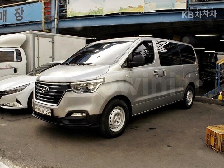 Hyundai Starex 2019 — 2