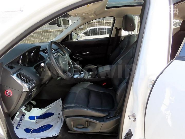 Jaguar E PACE