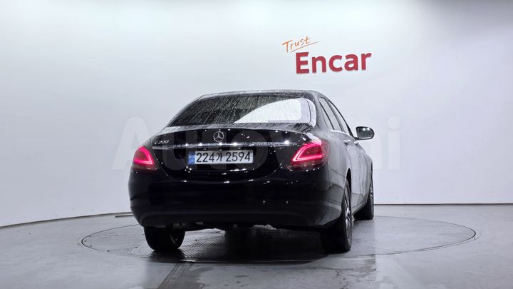 Mercedes-Benz C Class 2019 — 4