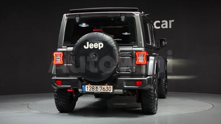 Jeep Wrangler 2022 — 4